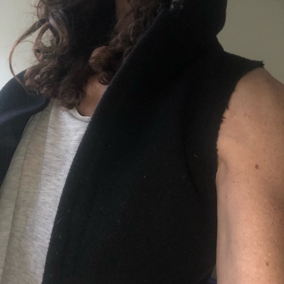 Crop Fleece handmade vest with hood - Picture 2 of 3